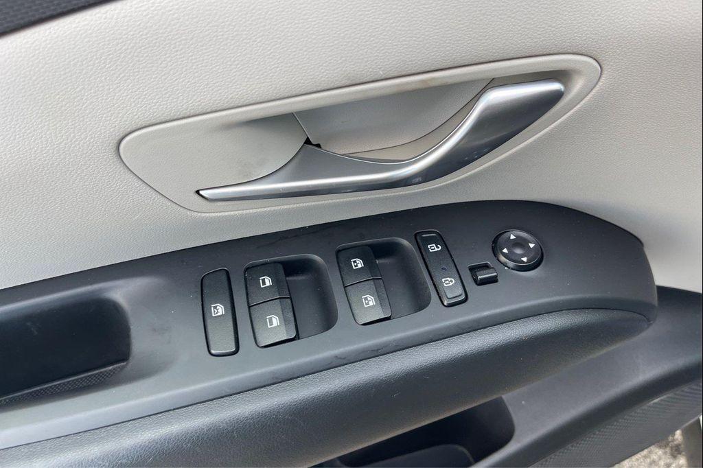 used 2024 Hyundai TUCSON Hybrid car, priced at $25,000