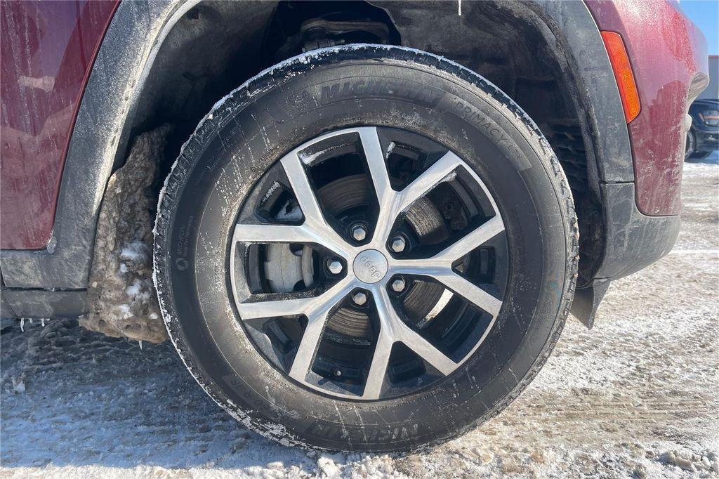 used 2024 Jeep Grand Cherokee car, priced at $35,500