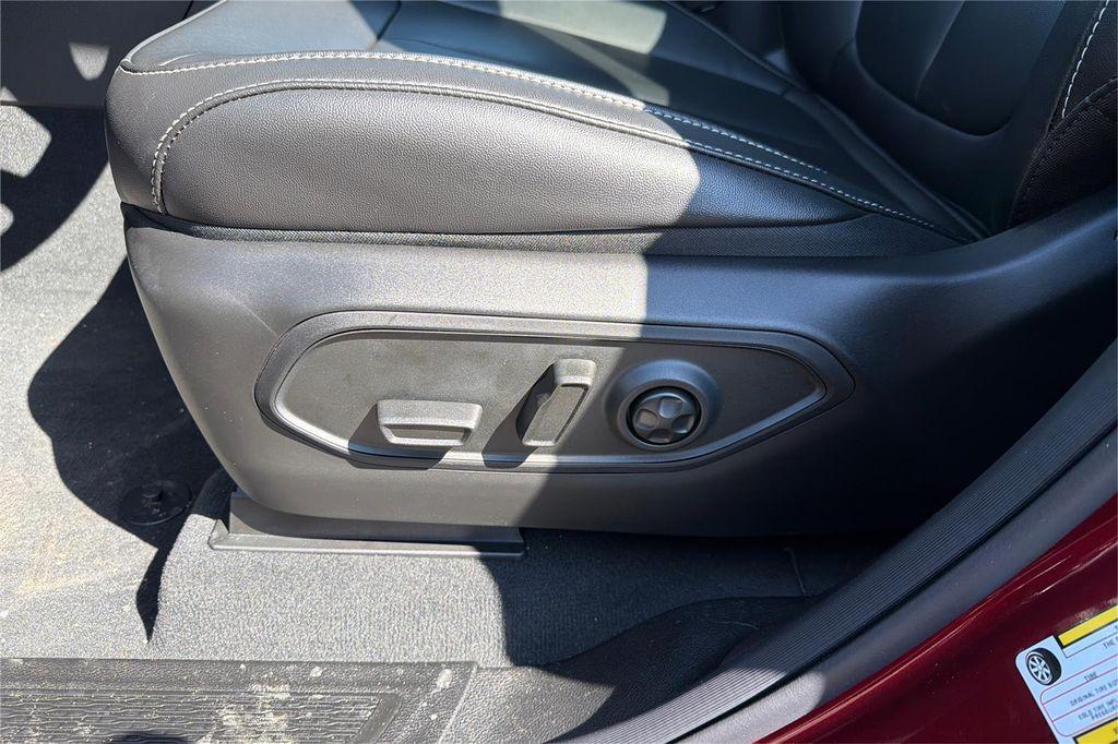 new 2025 Jeep Grand Cherokee car, priced at $47,985