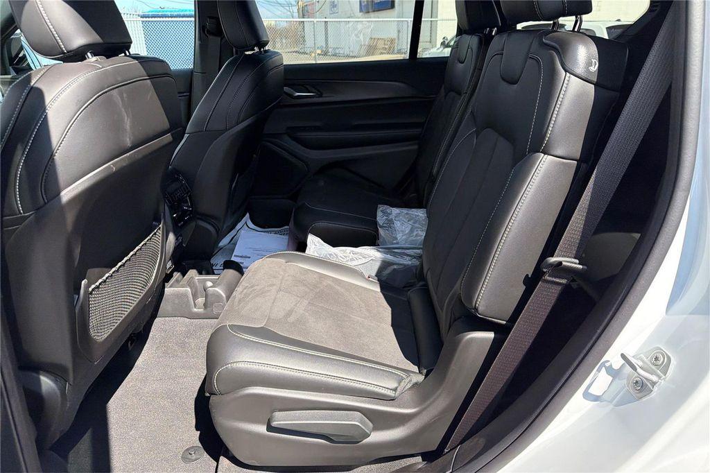 new 2025 Jeep Grand Cherokee L car, priced at $45,370