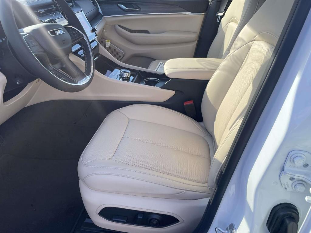 new 2026 Jeep Grand Cherokee L car, priced at $49,608