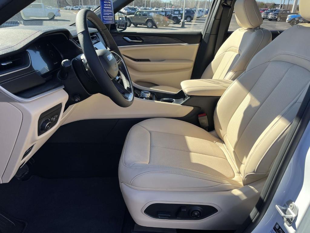 new 2025 Jeep Grand Cherokee L car, priced at $50,263