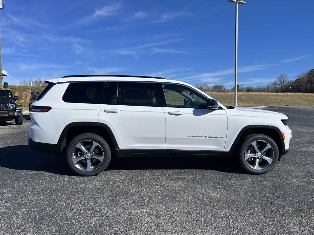 new 2025 Jeep Grand Cherokee L car, priced at $50,263