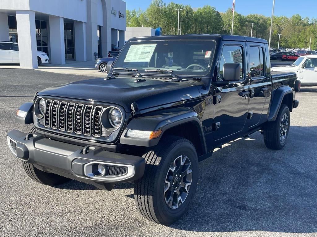new 2026 Jeep Gladiator car, priced at $47,608