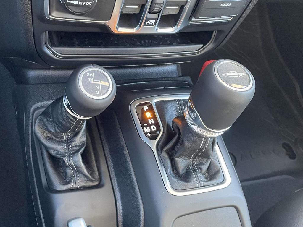 new 2026 Jeep Gladiator car, priced at $47,608