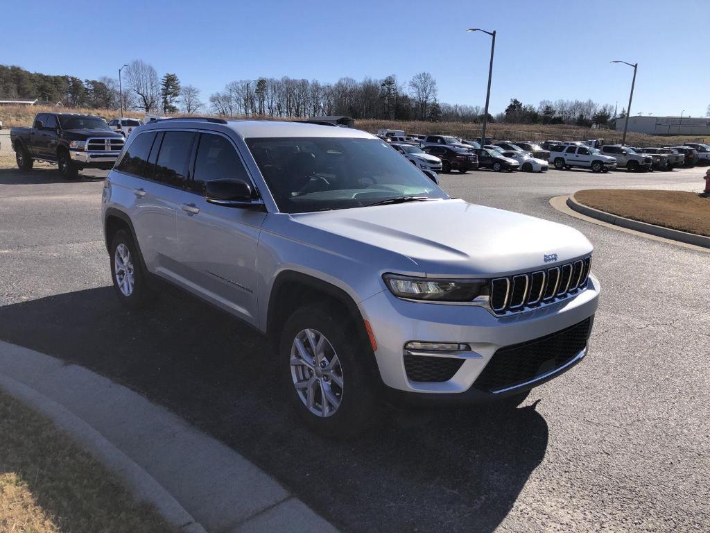 used 2022 Jeep Grand Cherokee car, priced at $27,399