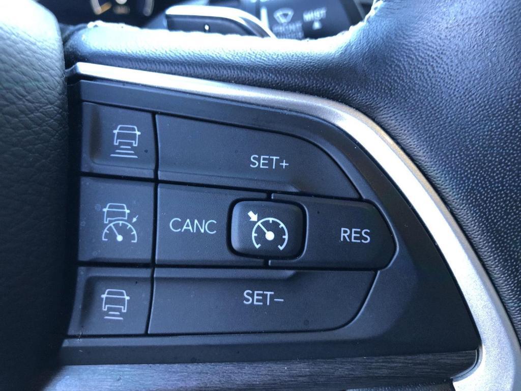 used 2022 Jeep Grand Cherokee car, priced at $27,399