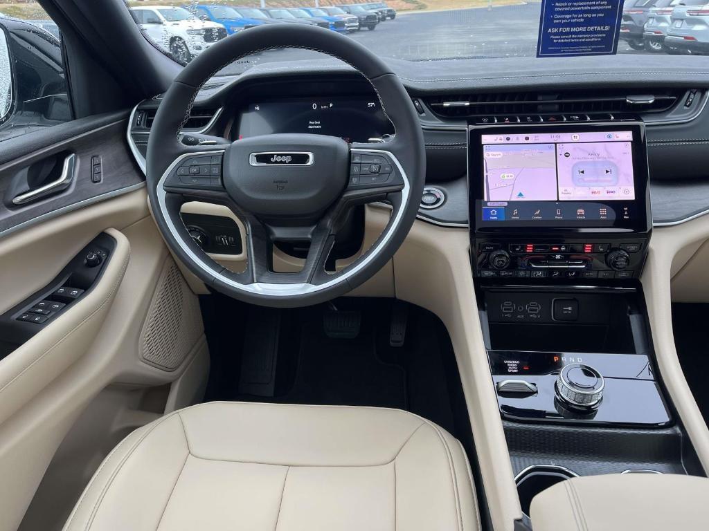 new 2025 Jeep Grand Cherokee car, priced at $43,613