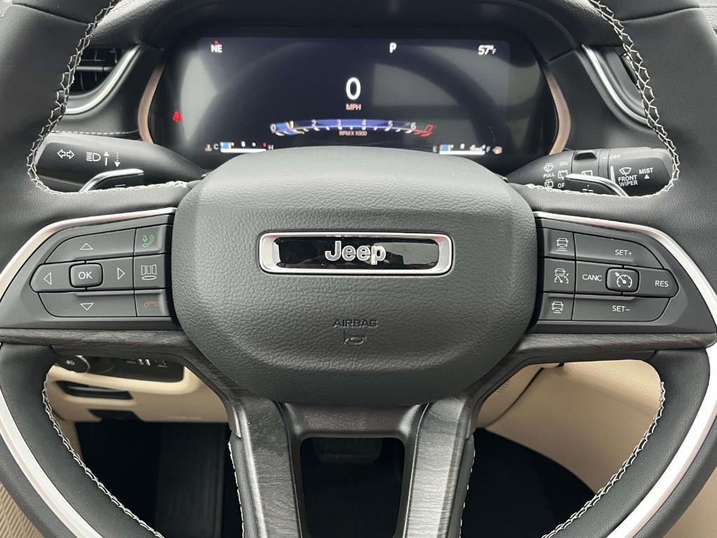 new 2025 Jeep Grand Cherokee car, priced at $43,613