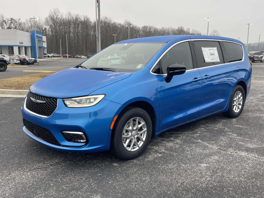 new 2026 Chrysler Pacifica car, priced at $42,128