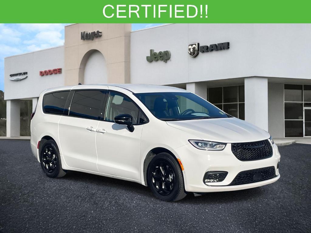 used 2024 Chrysler Pacifica Hybrid car, priced at $26,000