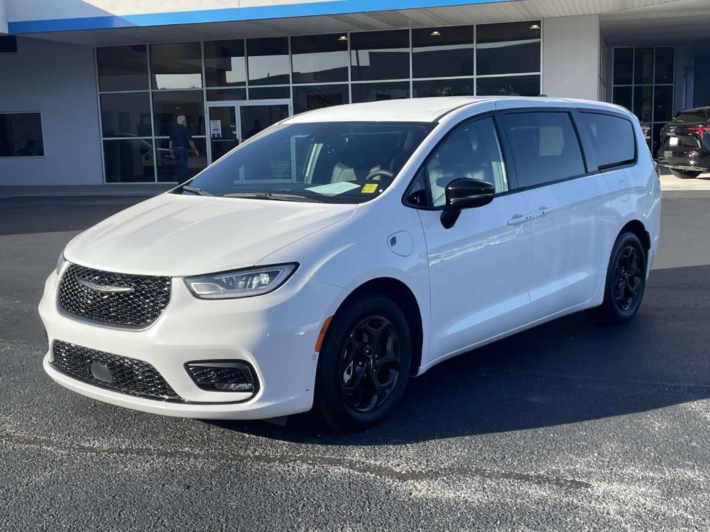 used 2024 Chrysler Pacifica Hybrid car, priced at $25,500