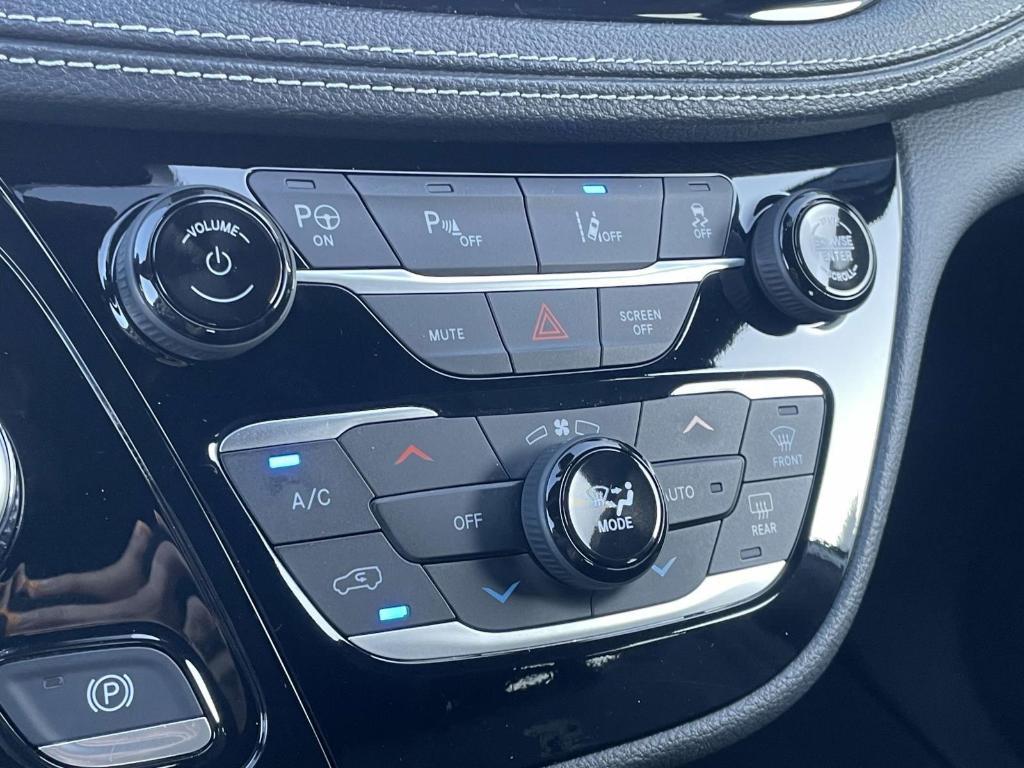 used 2024 Chrysler Pacifica Hybrid car, priced at $25,500