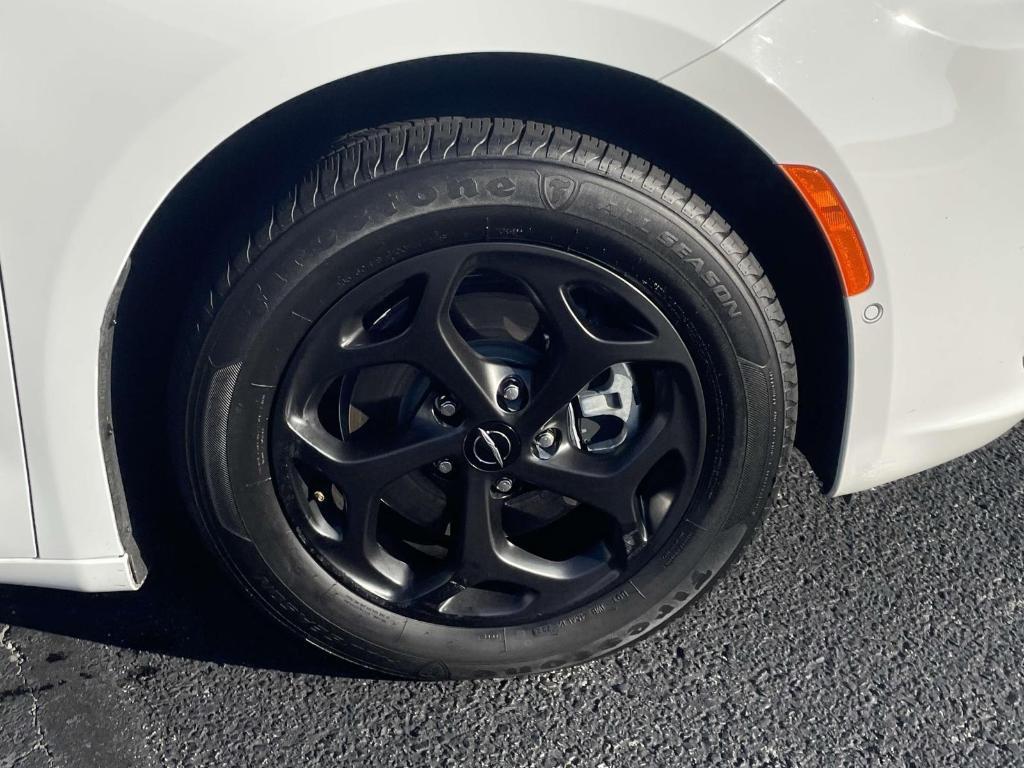 used 2024 Chrysler Pacifica Hybrid car, priced at $25,500