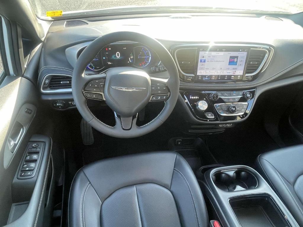 used 2024 Chrysler Pacifica Hybrid car, priced at $25,500