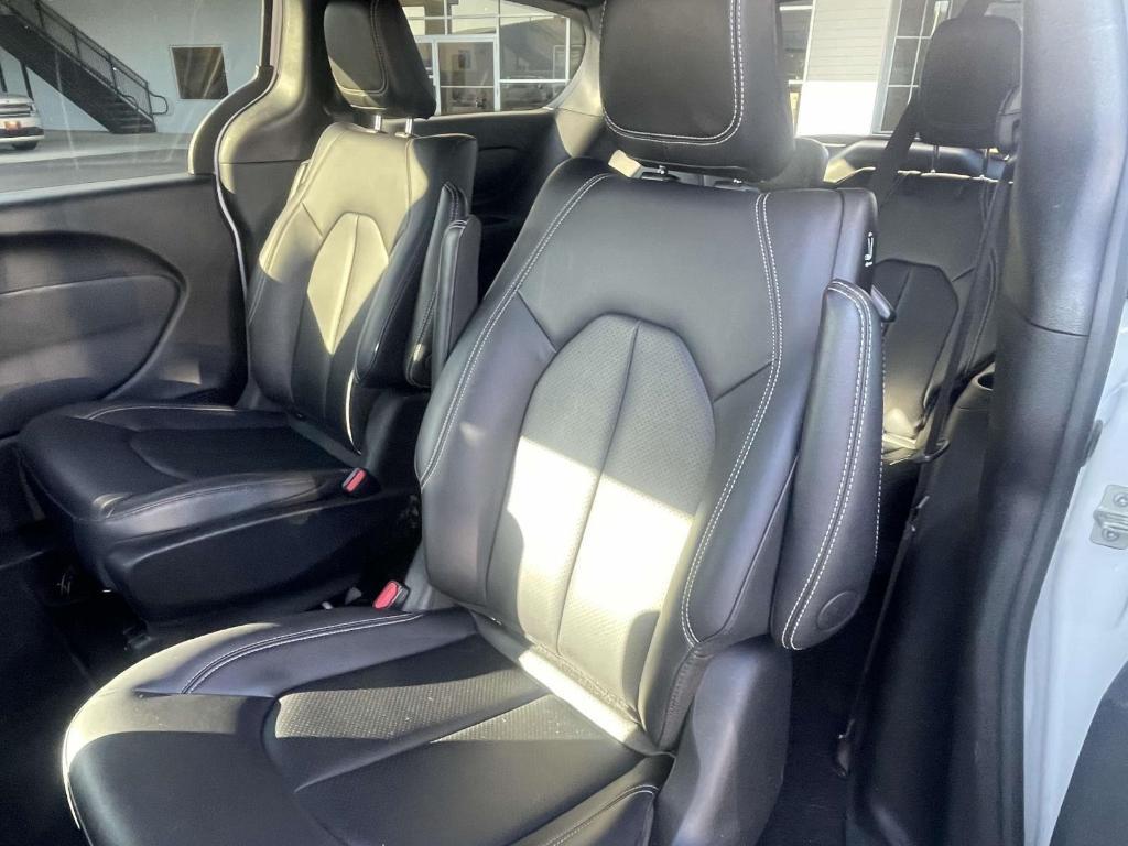 used 2024 Chrysler Pacifica Hybrid car, priced at $25,500