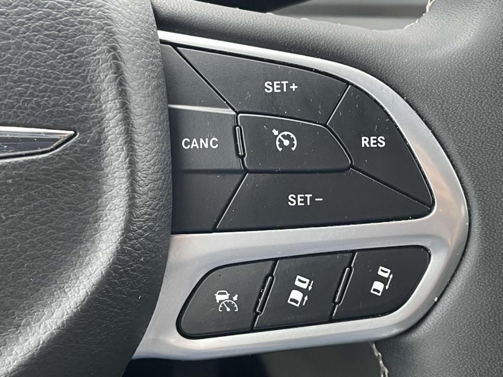 used 2024 Chrysler Pacifica car, priced at $26,500