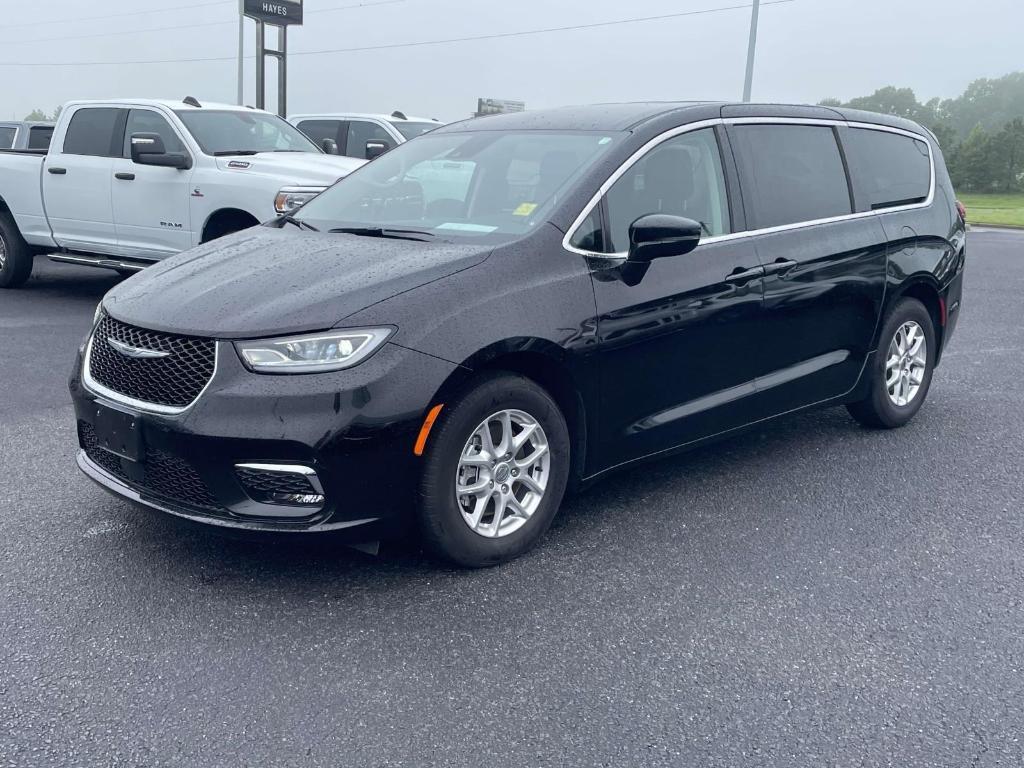 used 2024 Chrysler Pacifica car, priced at $26,500