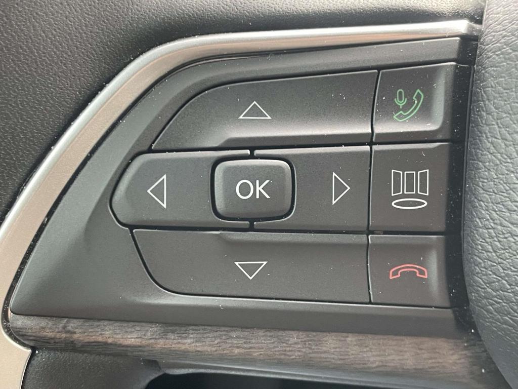 used 2025 Jeep Grand Cherokee L car, priced at $37,932