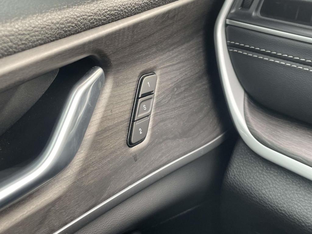 used 2025 Jeep Grand Cherokee L car, priced at $39,500