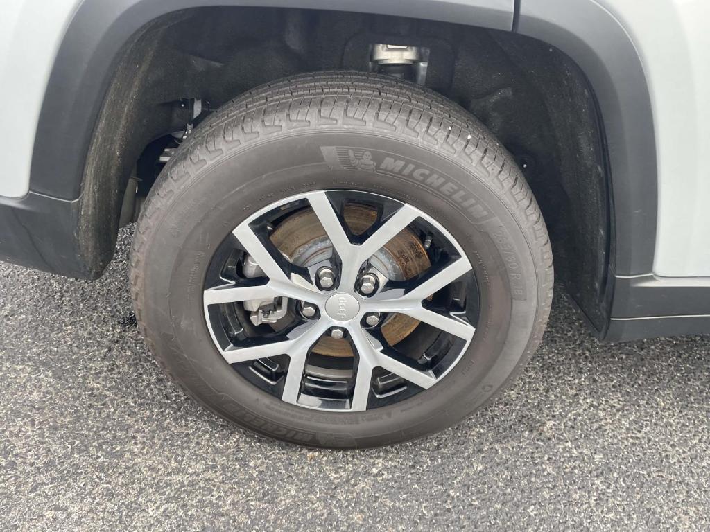 used 2025 Jeep Grand Cherokee L car, priced at $37,932