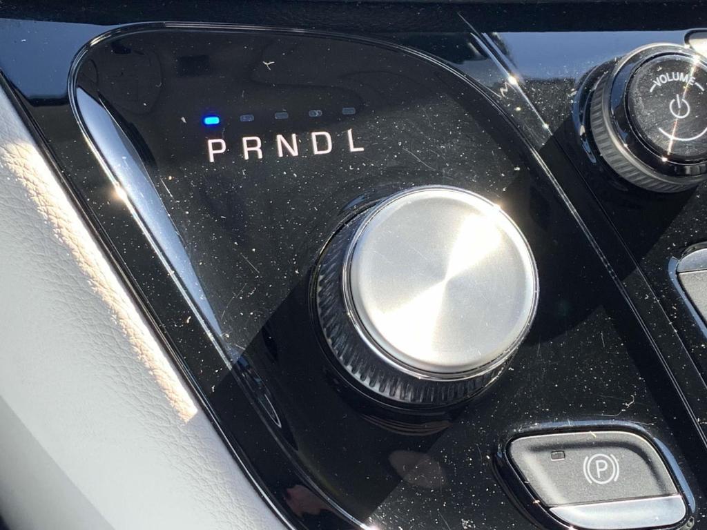 used 2023 Chrysler Pacifica Hybrid car, priced at $26,496