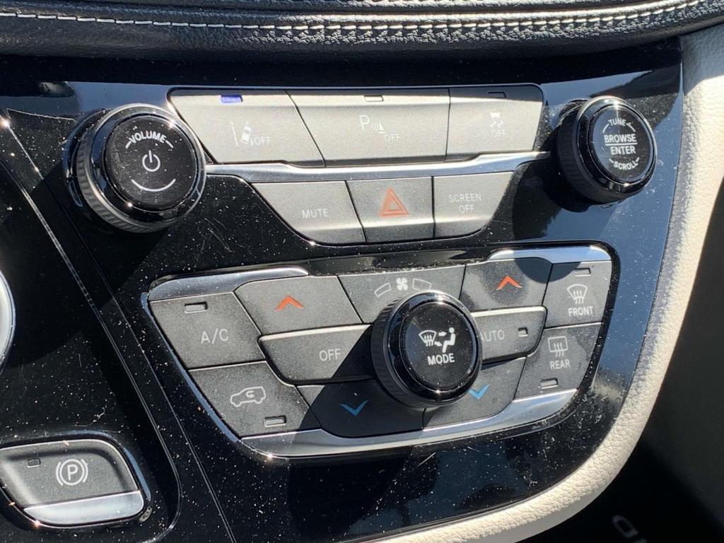 used 2023 Chrysler Pacifica Hybrid car, priced at $26,496