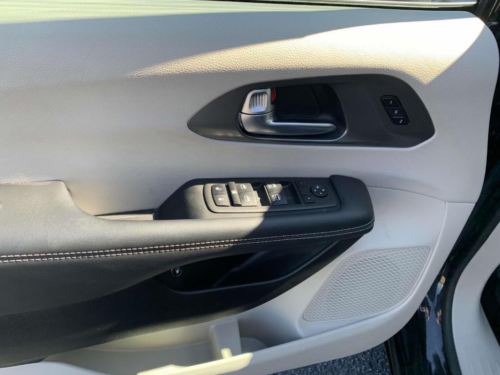 used 2023 Chrysler Pacifica Hybrid car, priced at $26,496