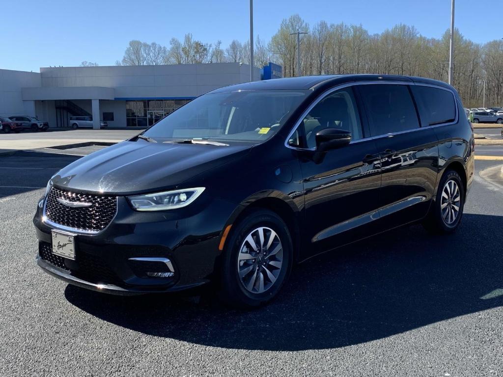 used 2023 Chrysler Pacifica Hybrid car, priced at $26,496