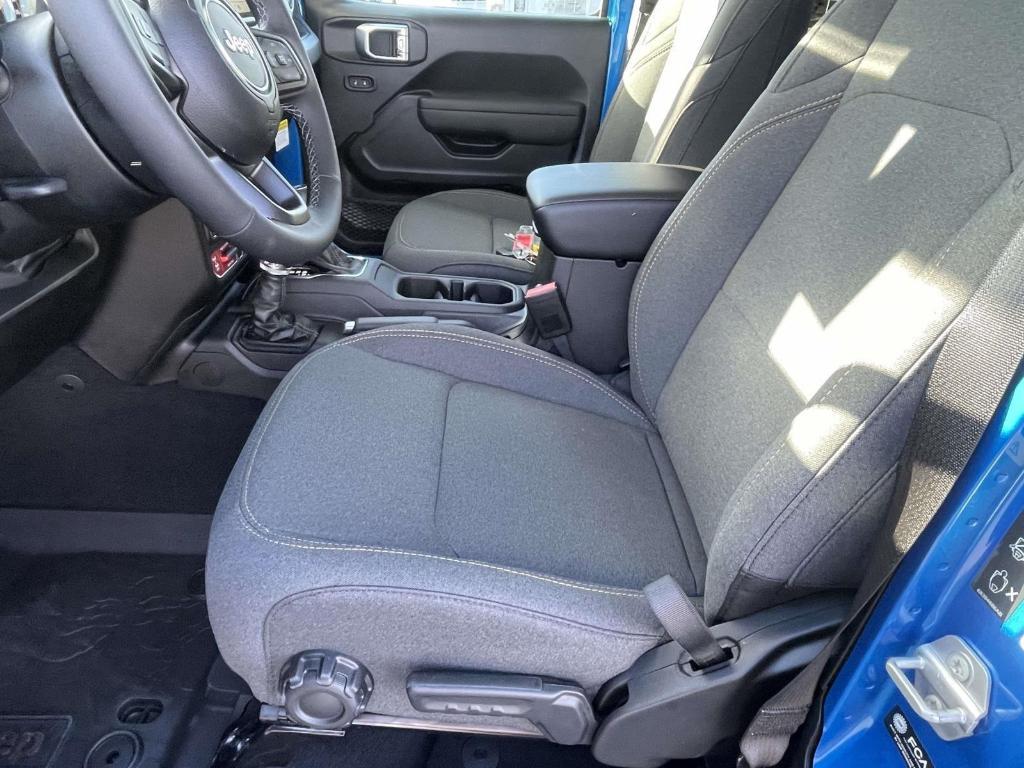 new 2026 Jeep Gladiator car, priced at $47,368