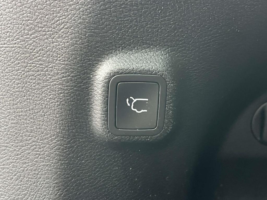 used 2023 Jeep Cherokee car, priced at $24,000