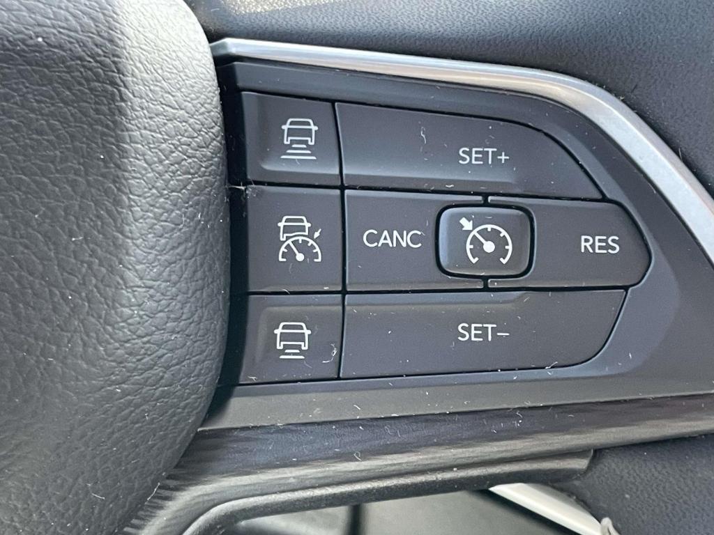 used 2023 Jeep Grand Cherokee car, priced at $33,993