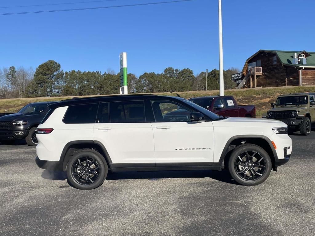 new 2025 Jeep Grand Cherokee L car, priced at $48,438