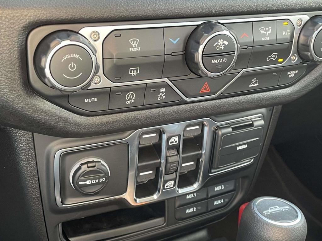 new 2025 Jeep Gladiator car, priced at $37,548