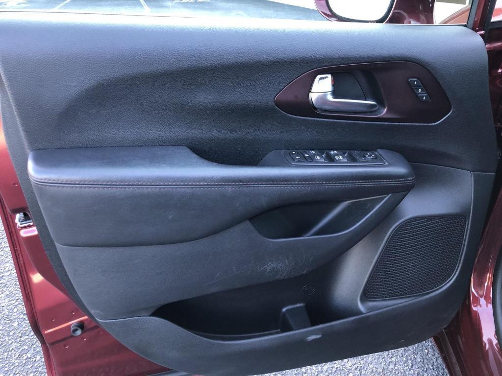 used 2020 Chrysler Pacifica car, priced at $18,897