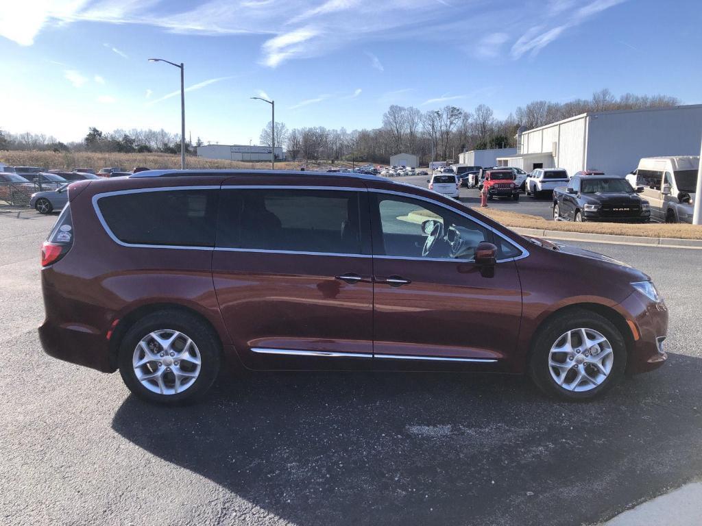 used 2020 Chrysler Pacifica car, priced at $18,897