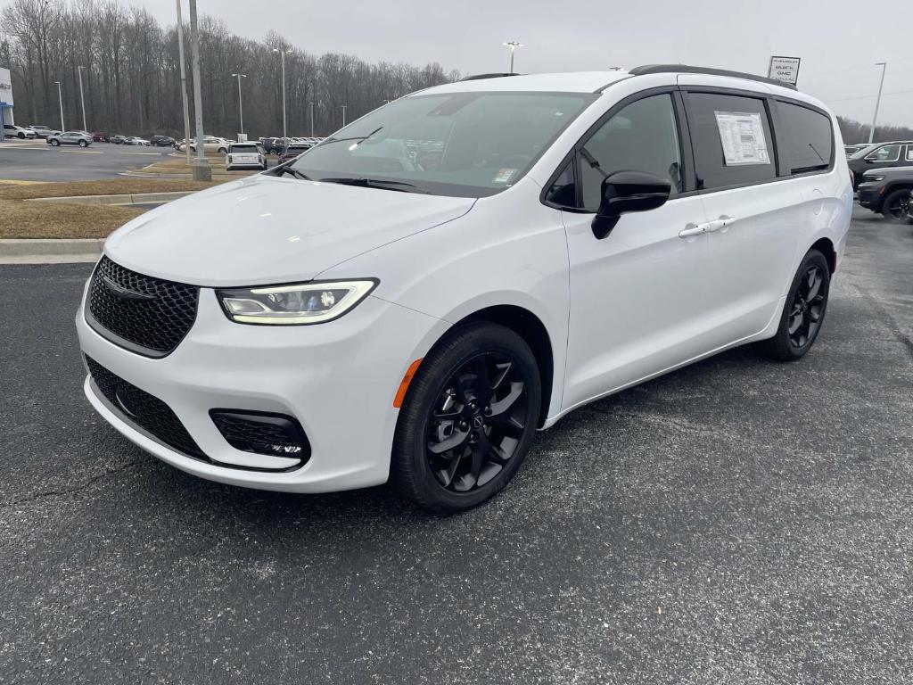 new 2026 Chrysler Pacifica car, priced at $42,383