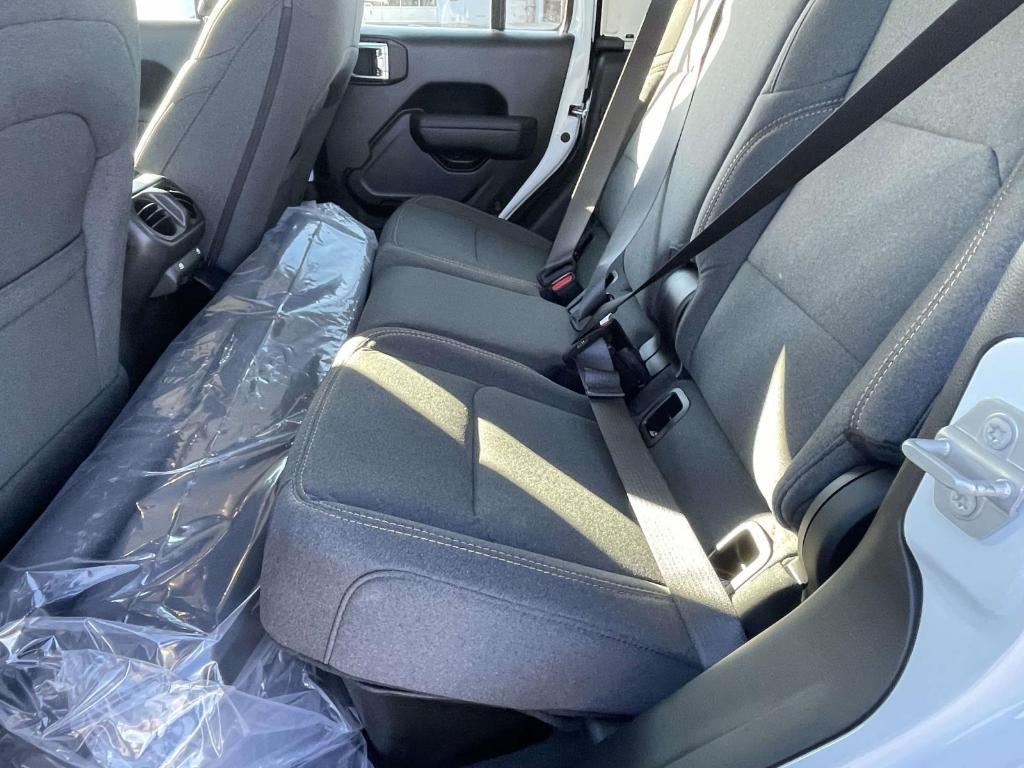 new 2026 Jeep Gladiator car, priced at $40,253