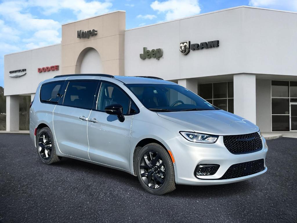new 2026 Chrysler Pacifica car, priced at $44,373