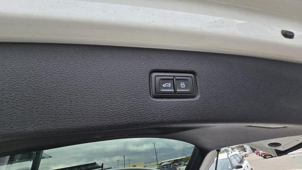 used 2023 Audi Q7 car, priced at $33,428