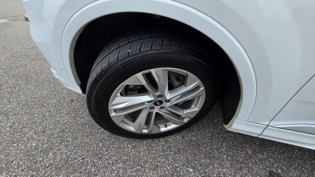 used 2023 Audi Q7 car, priced at $33,428