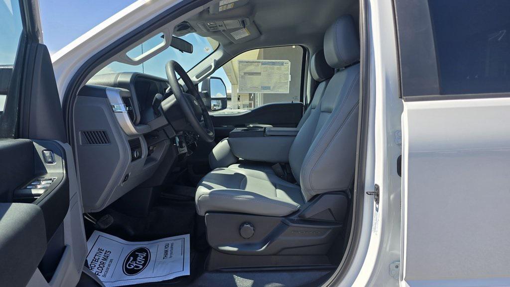 new 2025 Ford F-450 car, priced at $74,528