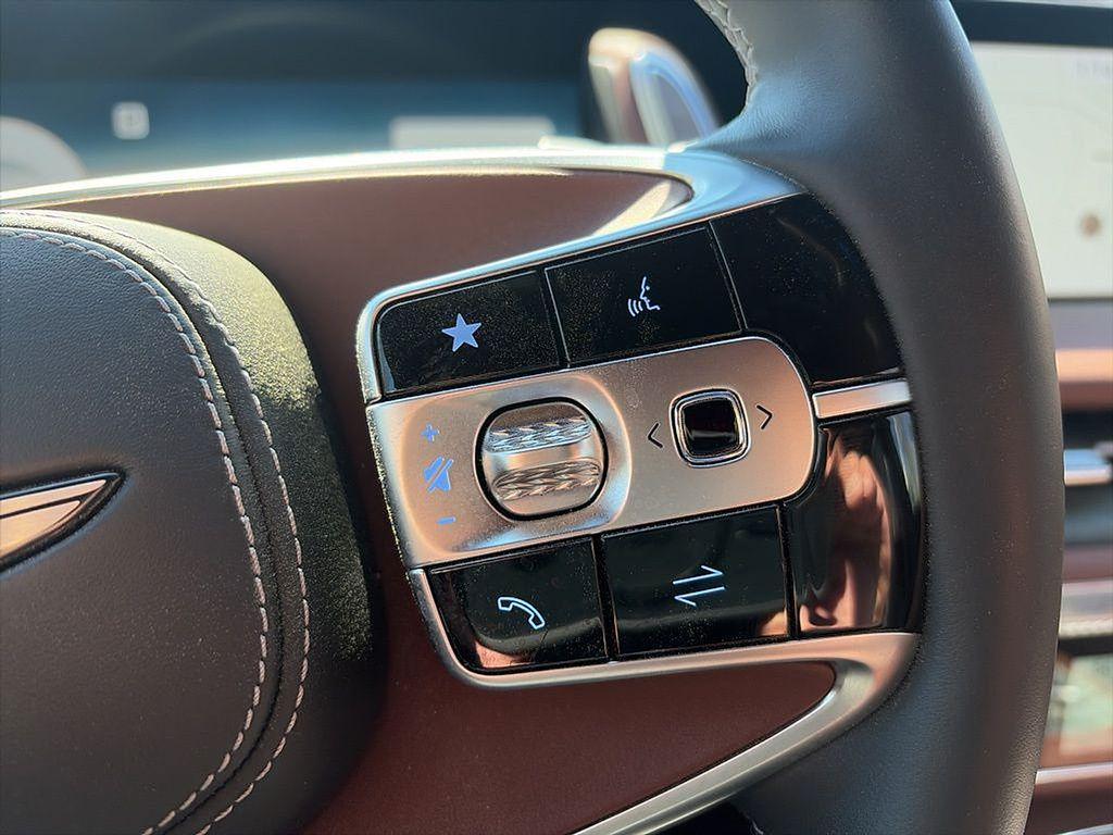 used 2025 Genesis G90 car, priced at $74,990