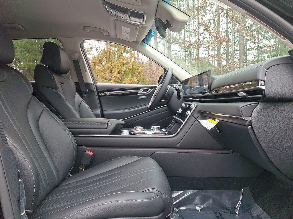 used 2025 Genesis GV80 car, priced at $47,998