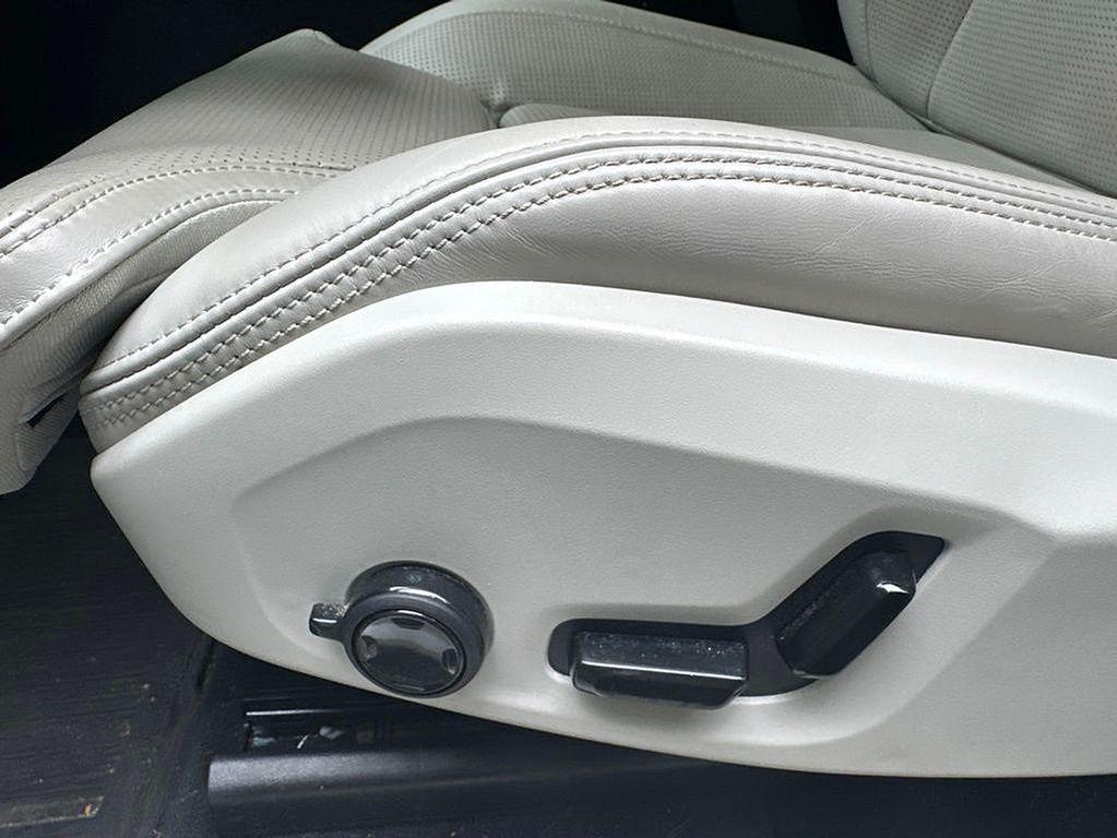 used 2022 Volvo XC60 car, priced at $28,000