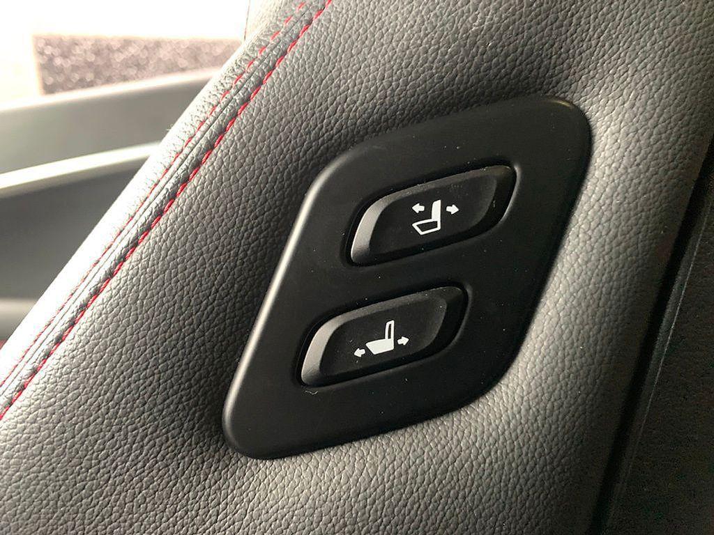used 2025 Genesis G70 car, priced at $33,495