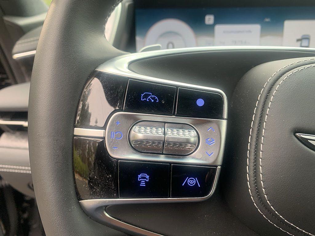 used 2025 Genesis G90 car, priced at $74,990