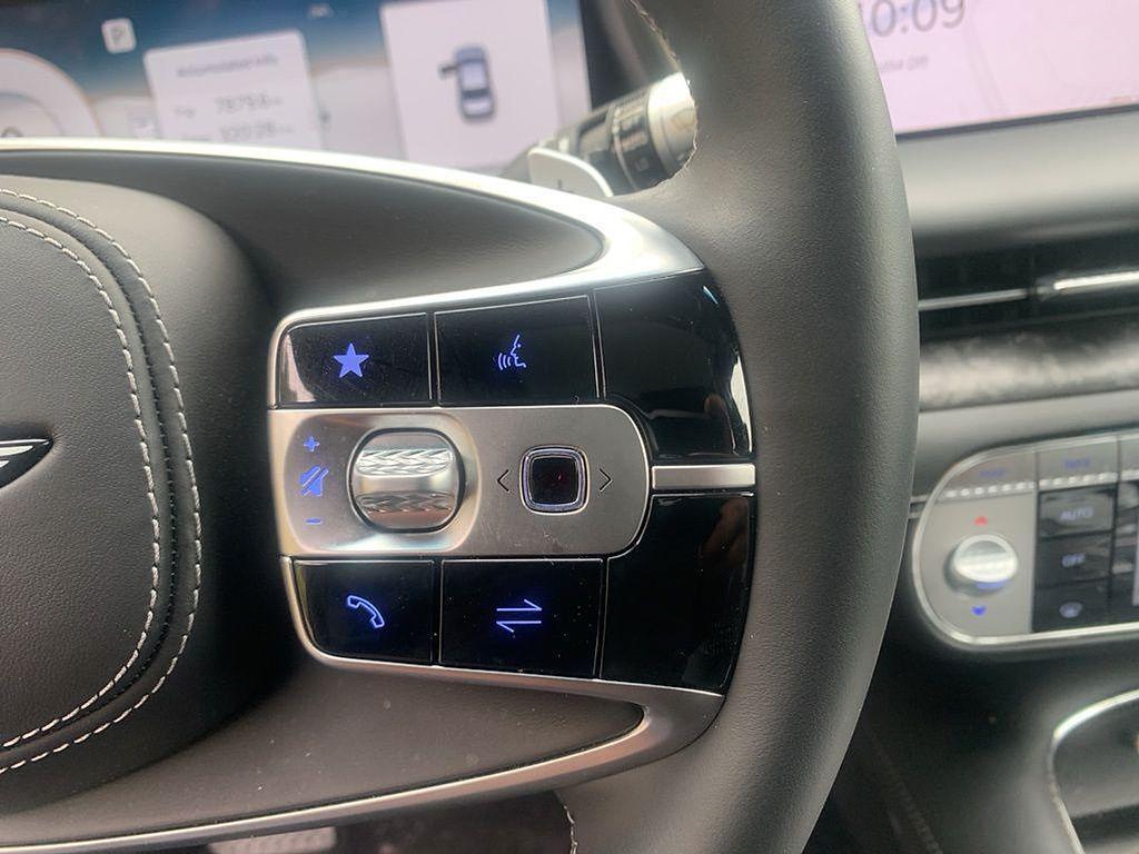 used 2025 Genesis G90 car, priced at $74,990