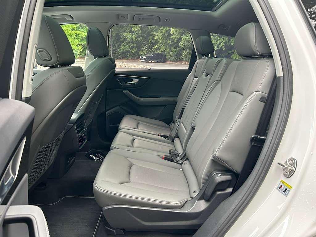 used 2025 Audi Q7 car, priced at $49,500