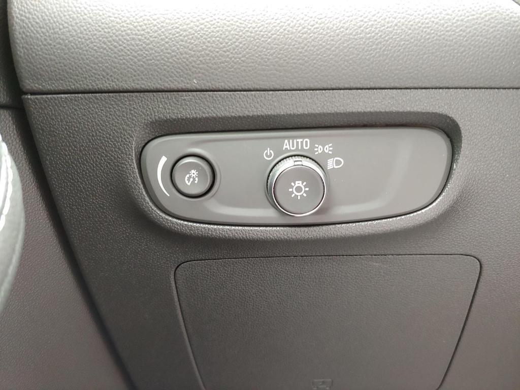 used 2025 Buick Encore GX car, priced at $22,995